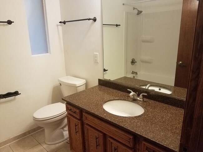 Master Bath - 1642 Highland Dr