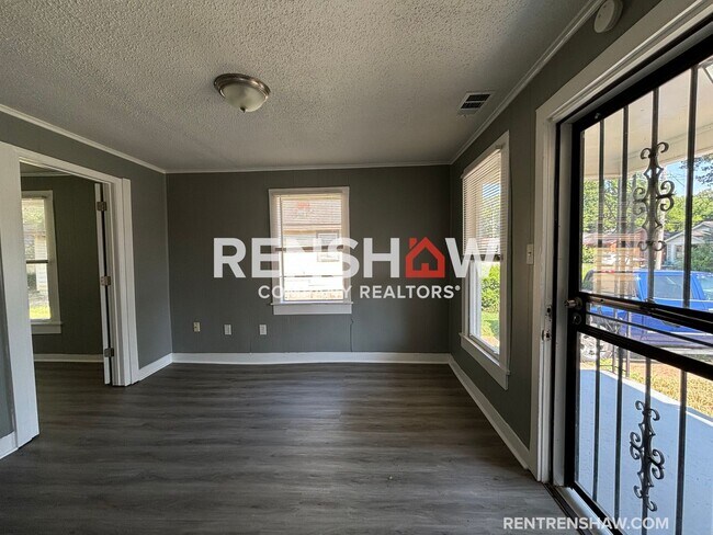 Building Photo - Text the Leasing Team at 901-820-4367 to S...
