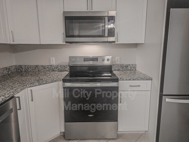 Building Photo - 1 Northbrook Dr