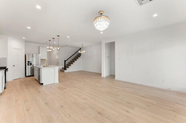 Building Photo - 31730 Carlisle Cv Ct