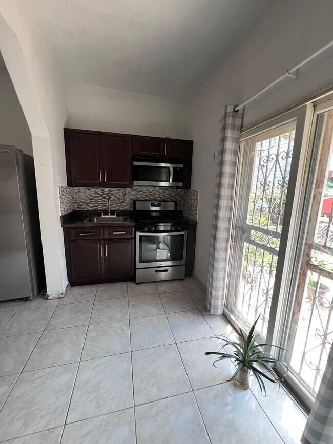 Foto del edificio - 4830 91st Pl