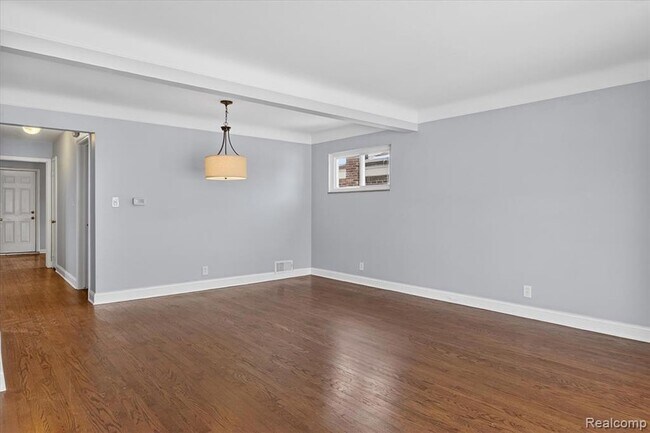 Foto del edificio - 13731 Elgin St