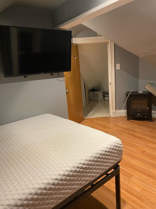 Photo - 4524 Richardson Ave Apartments