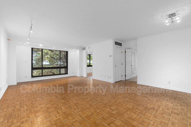Foto del edificio - 1077 30th St NW