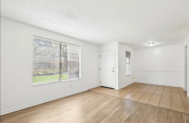 Foto del edificio - 4 Bentwood Ln