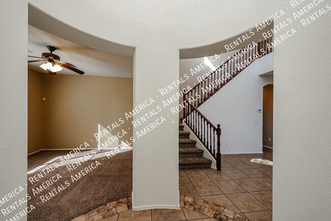 Building Photo - Beautiful 3 Bedroom 2.5 Bath Home in Laveen!