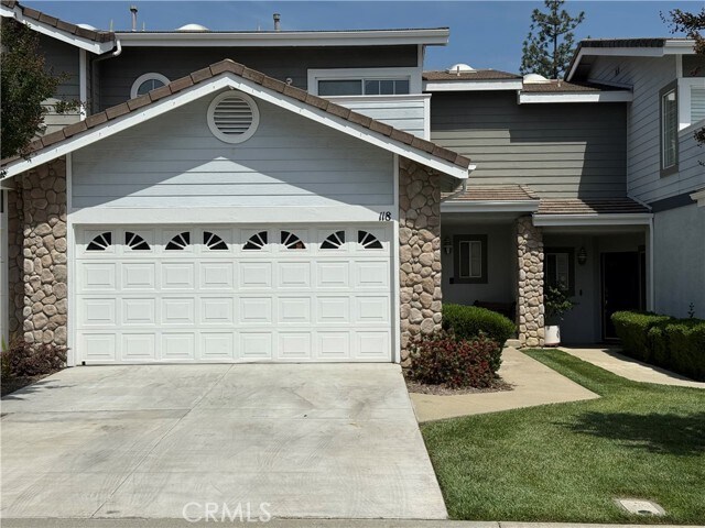 Foto del edificio - 118 Amber Oaks Ln