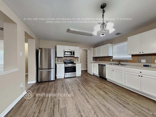 Building Photo - 13742 Clarks Fork Dr