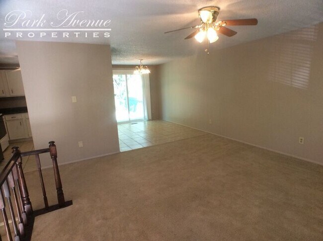 Foto del edificio - 8115 Bald Ridge Dr