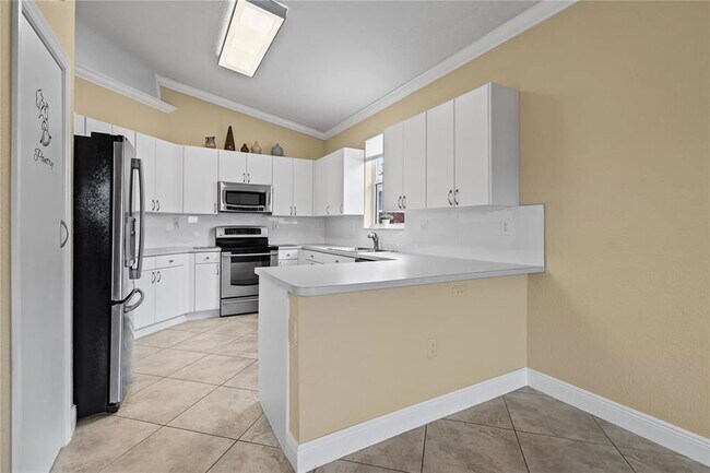 Building Photo - 5101 SW 134th Ave