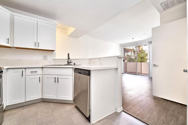 Building Photo - Villa Adobe