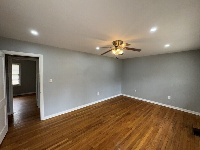 Building Photo - 249 S Sunset Ter