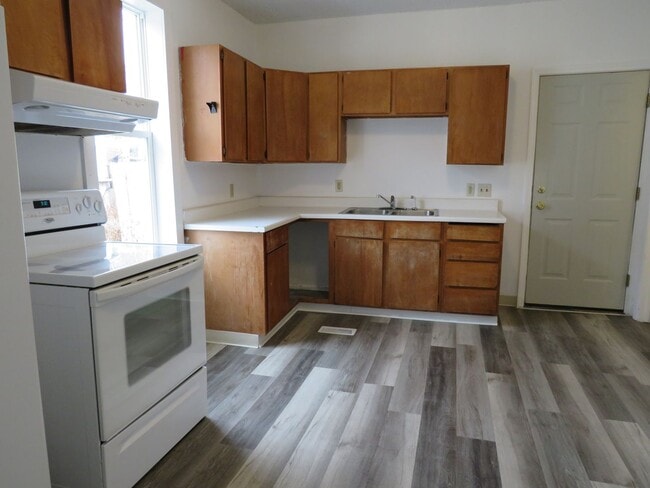 Building Photo - 2 Bed / 1 Bath House