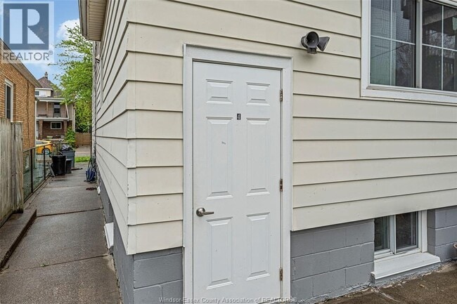 Building Photo - 759 Pierre Ave