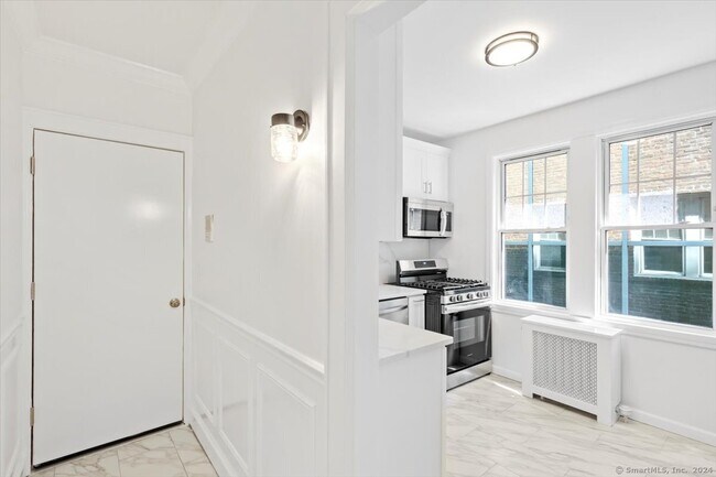 Foto del edificio - 639 Summer St
