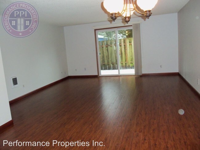 Foto del edificio - 4415 Cornwall St