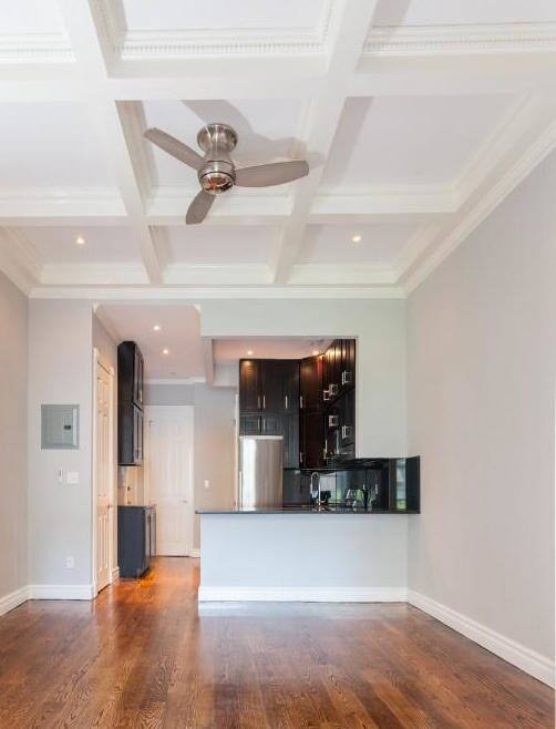 Living Area - 9 E 75th St