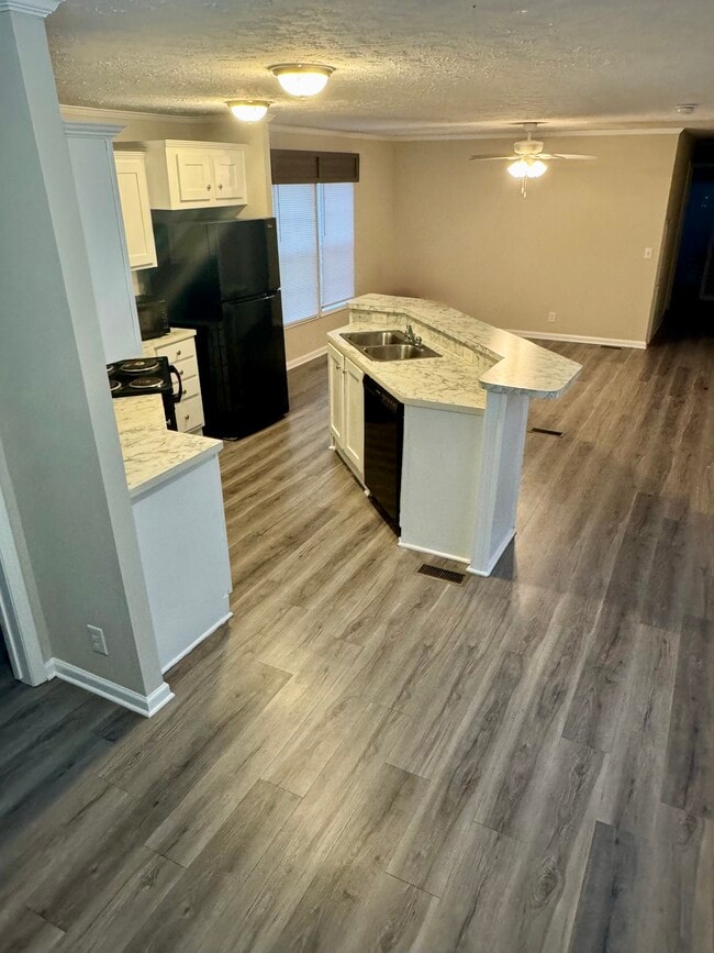 Building Photo - 6208 Stag Trail