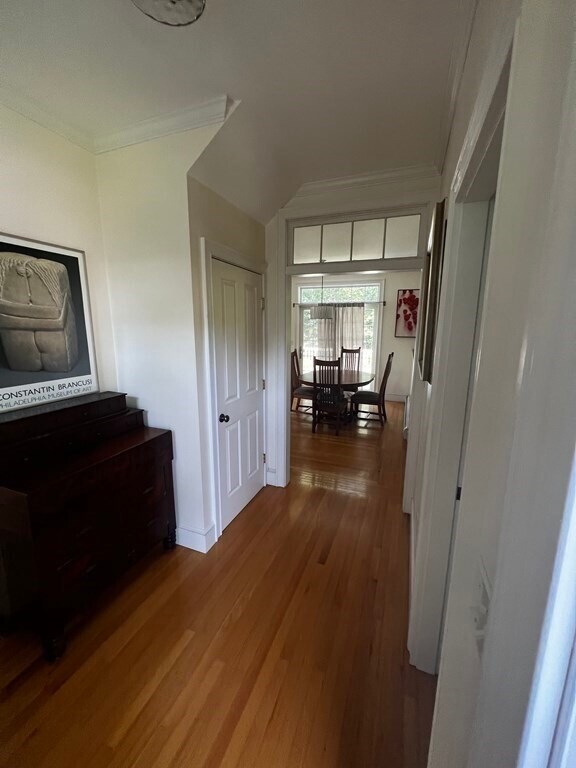 Building Photo - 4 Chateau Heights