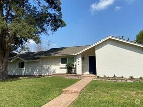 Building Photo - 7034 Sharpview Dr