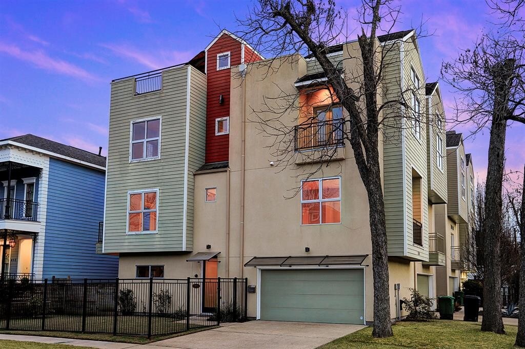 Foto principal - 2366 Arlington St