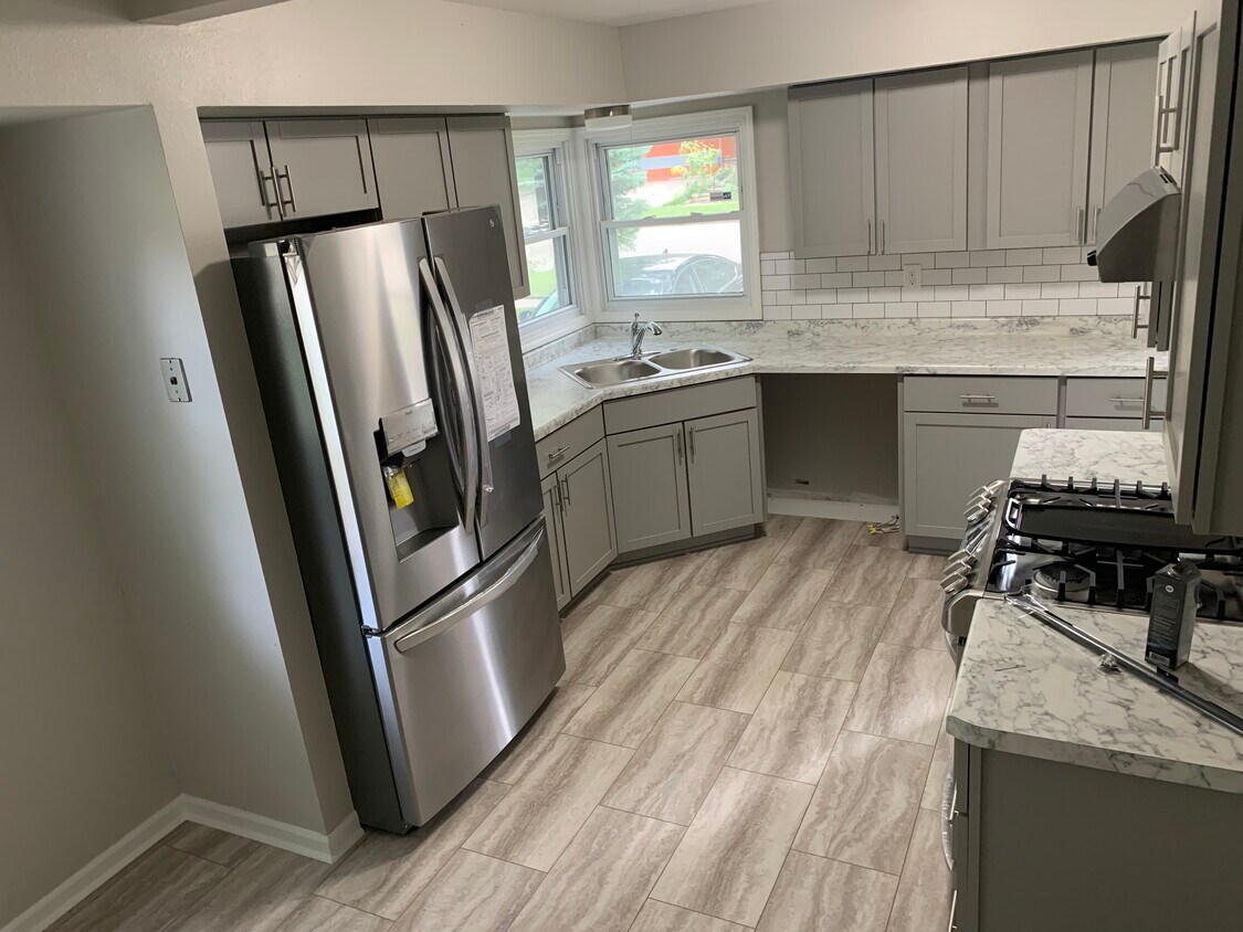 Foto principal - 5208 N 105th St