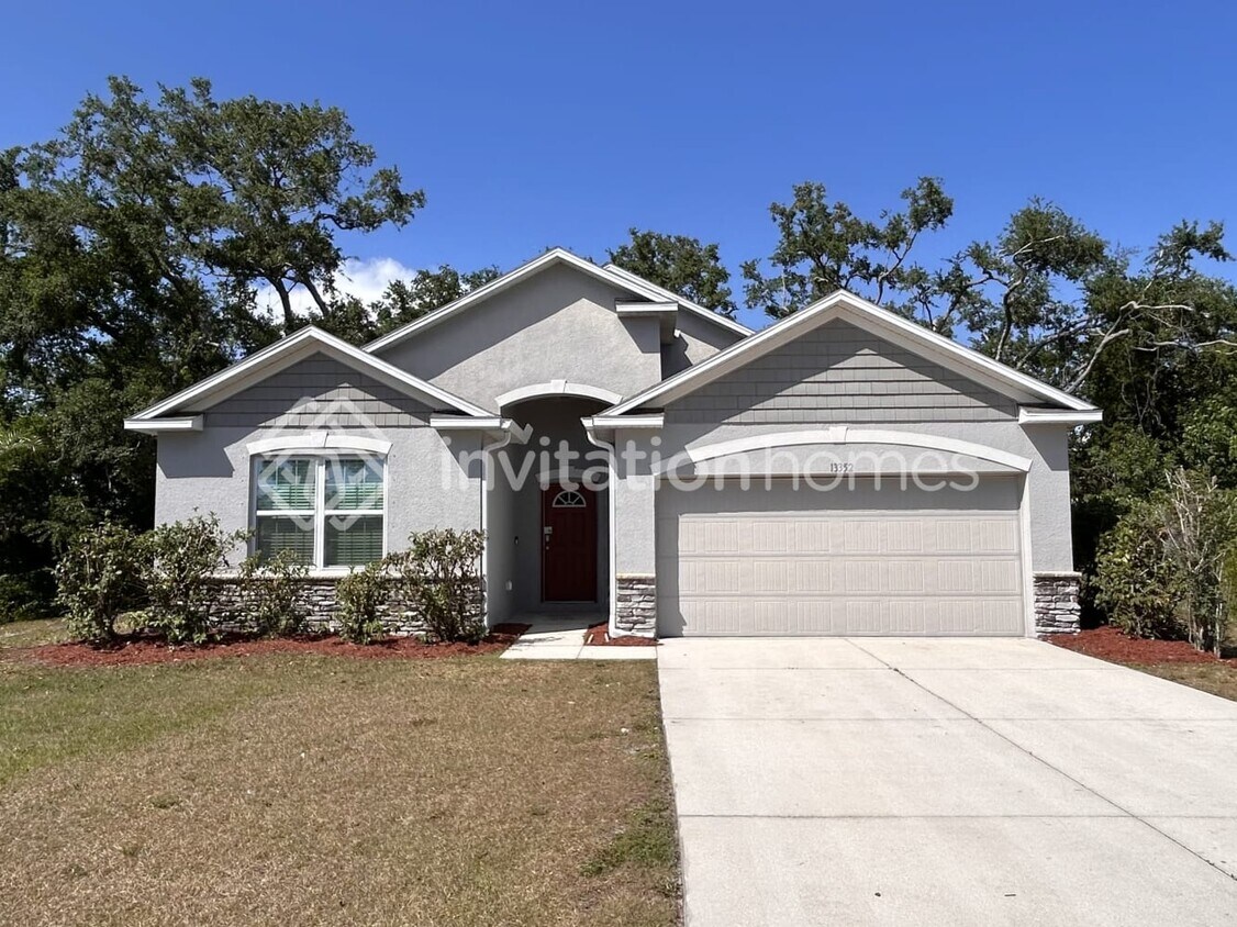 Foto principal - 13352 Clarence Ln