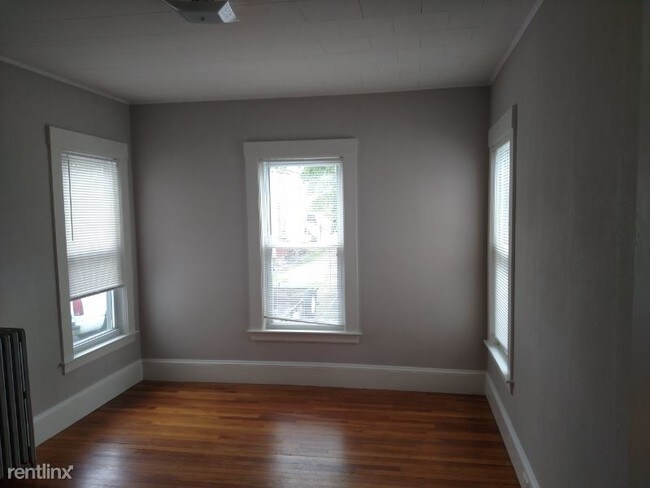 Foto del edificio - 3 br, 1 bath Apartment - 24 Prescott St