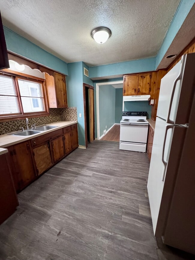 Building Photo - 918 Eureka St