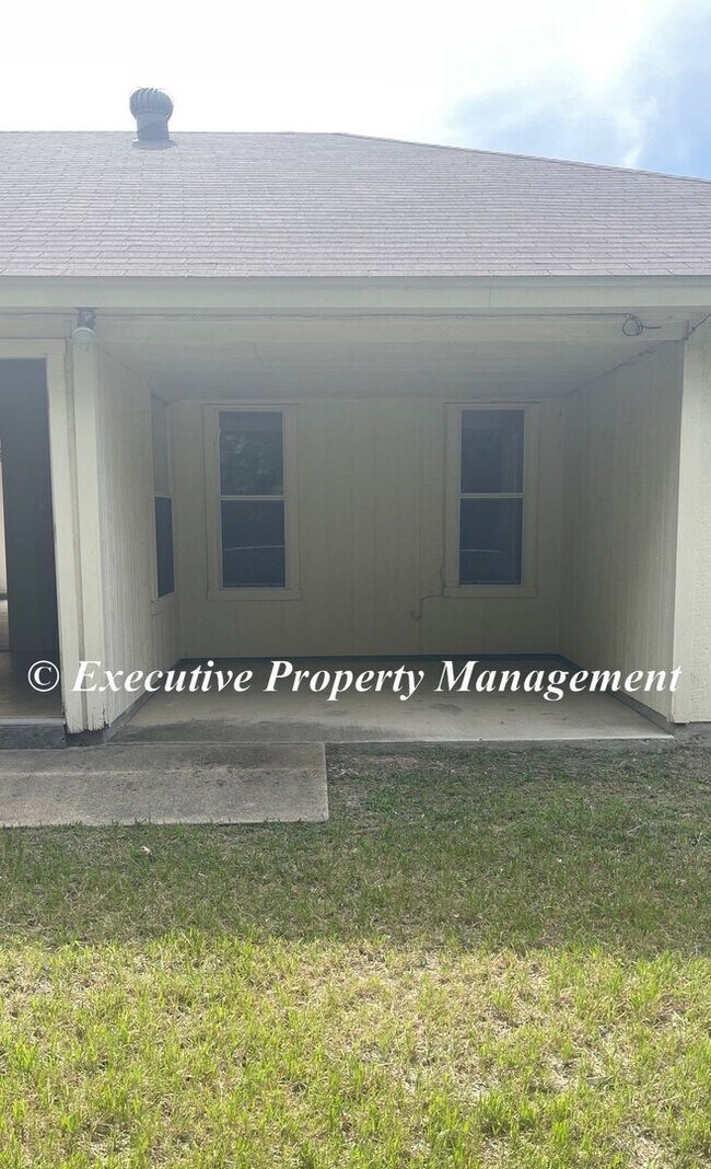 Foto del edificio - 1140-1142 County Road 4804