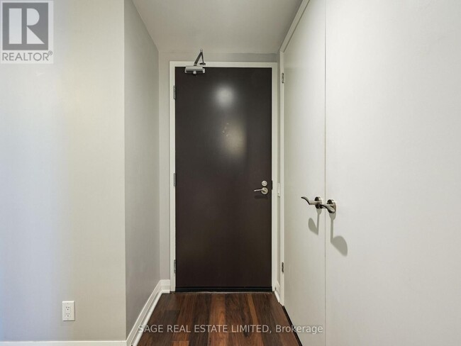 Building Photo - 5 Valhalla Inn Rd