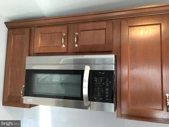 Building Photo - 250 S Washington St