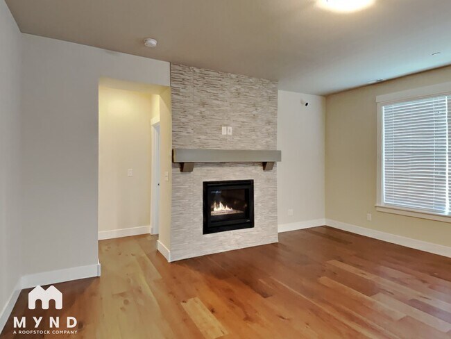 Foto del edificio - 930 223rd St SE
