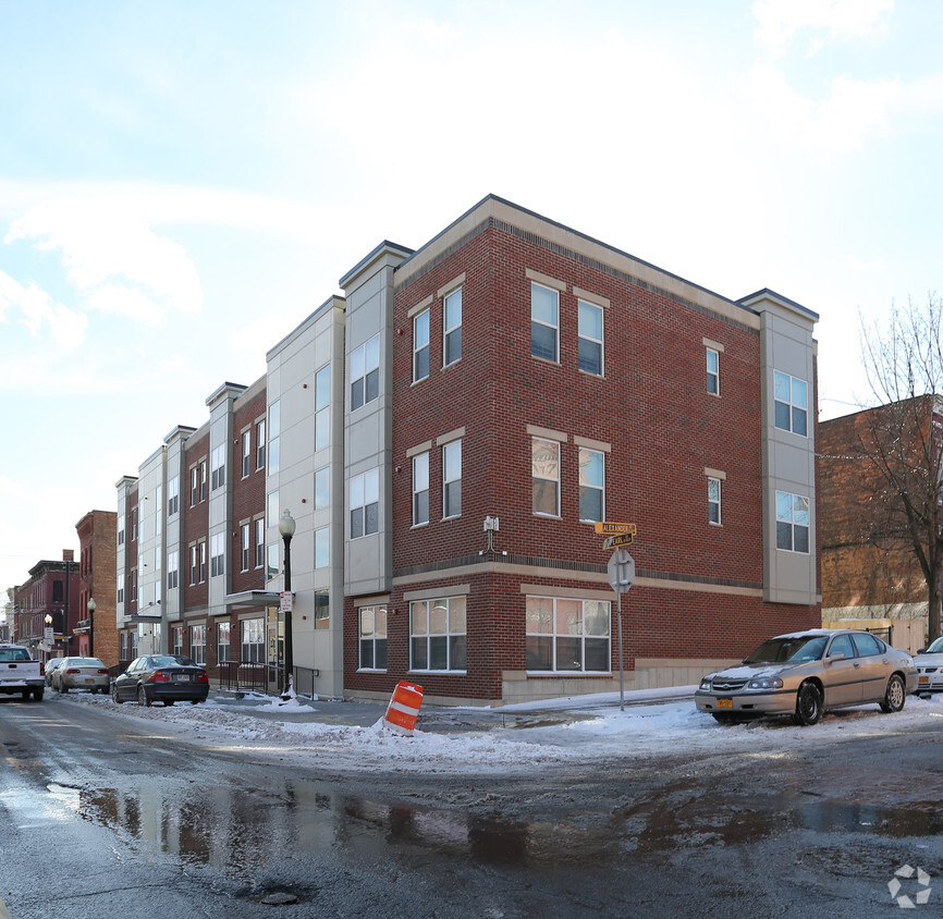 Building Photo - South End