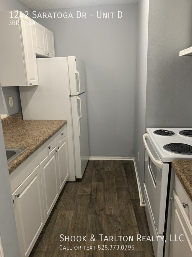 Foto del edificio - 1242 Saratoga Dr