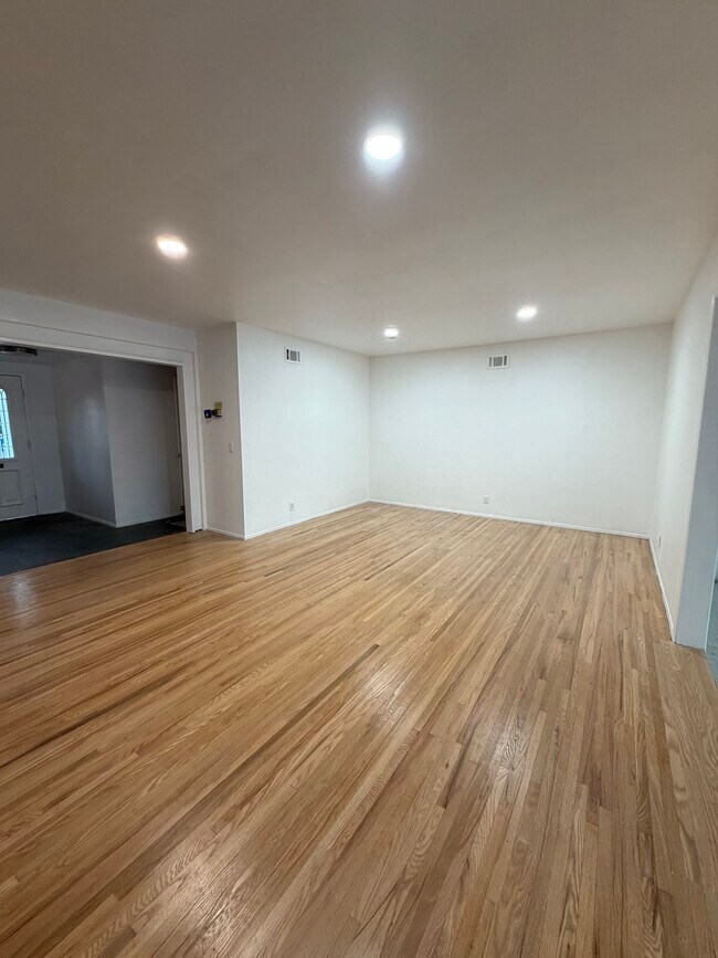 Foto del edificio - 9826 Columbus Ave