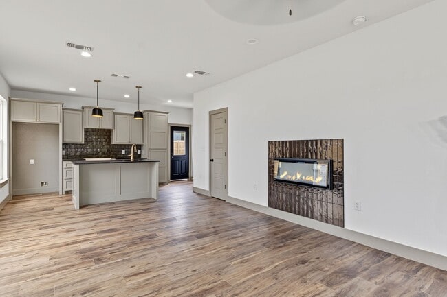 Building Photo - 5812 Cooks Ln