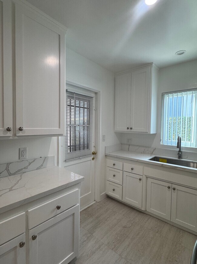 Foto del edificio - 283 S El Molino Ave