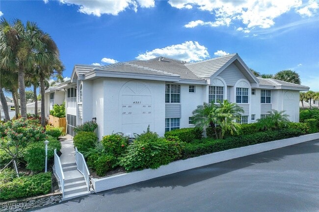 Building Photo - 4251 Lake Forest Dr