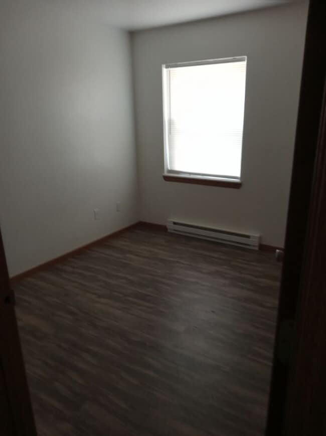 Foto del edificio - 125 Crescent Lake Rd
