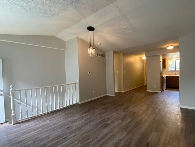Foto del edificio - 103 Elkins Ln