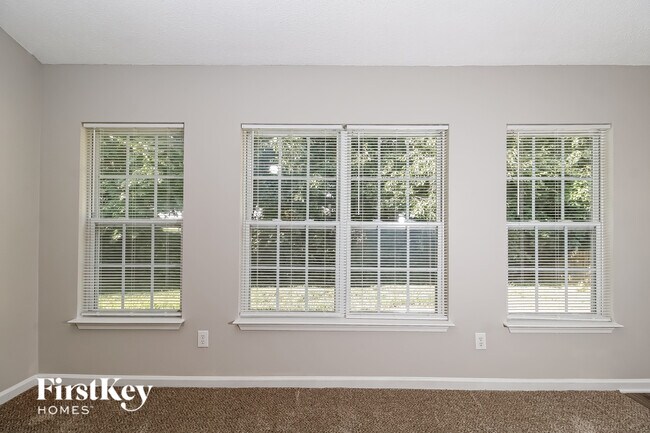 Building Photo - 227 Julian Pond Ln