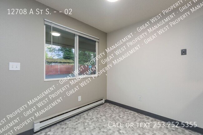 Foto del edificio - 12708 A St S