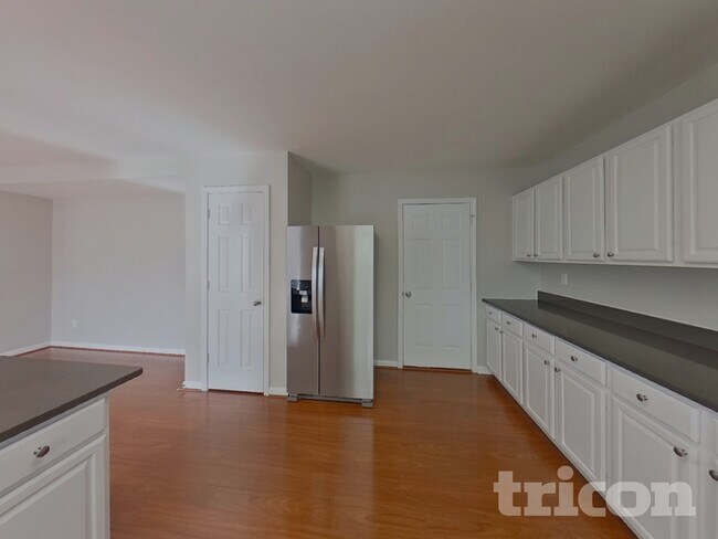 Foto del edificio - 11019 Kinnairds St