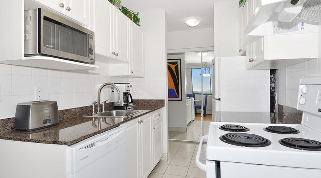 Building Photo - Marlborough Tower