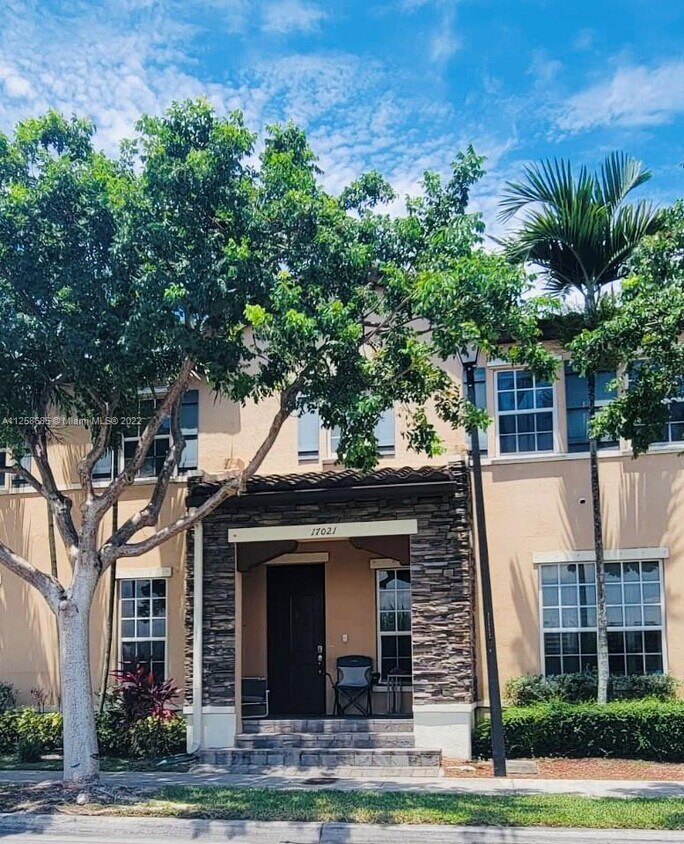 17025 SW 96th St, Miami, FL 33196 Townhome Rentals in Miami FL