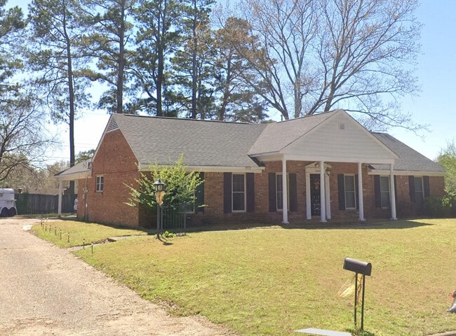 Photo - 5305 Oak Meadow Ave (Memphis, TN) House