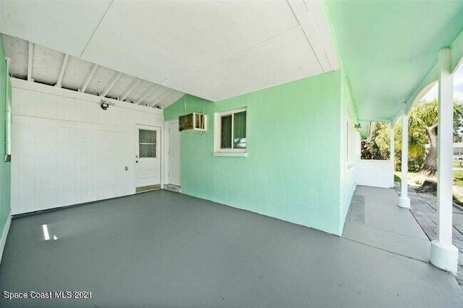 Building Photo - 2331 Warwick Rd