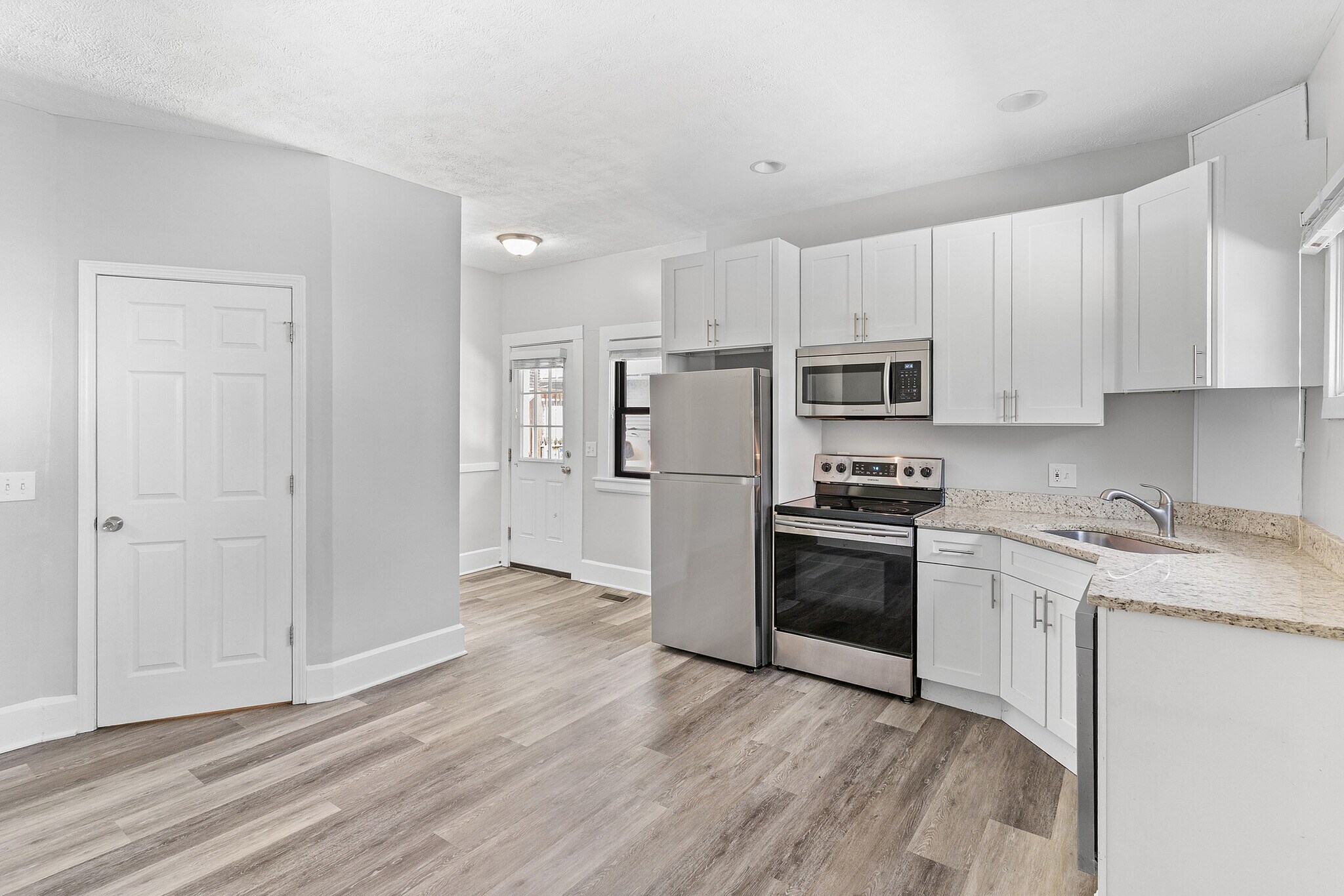 3800 Woodbine – photo 4