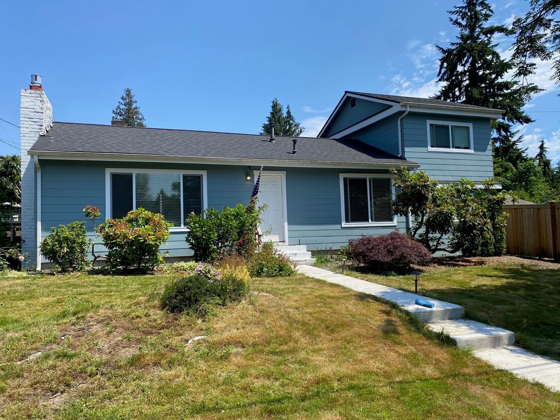 24005 54th Ave W, Mountlake Terrace, WA 98043 House Rental in